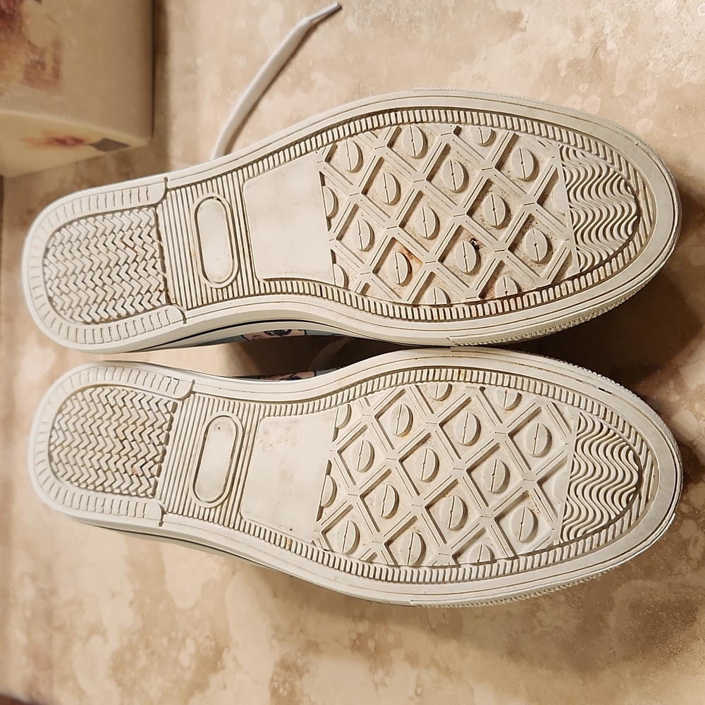 Converse - Picture 6 of 7